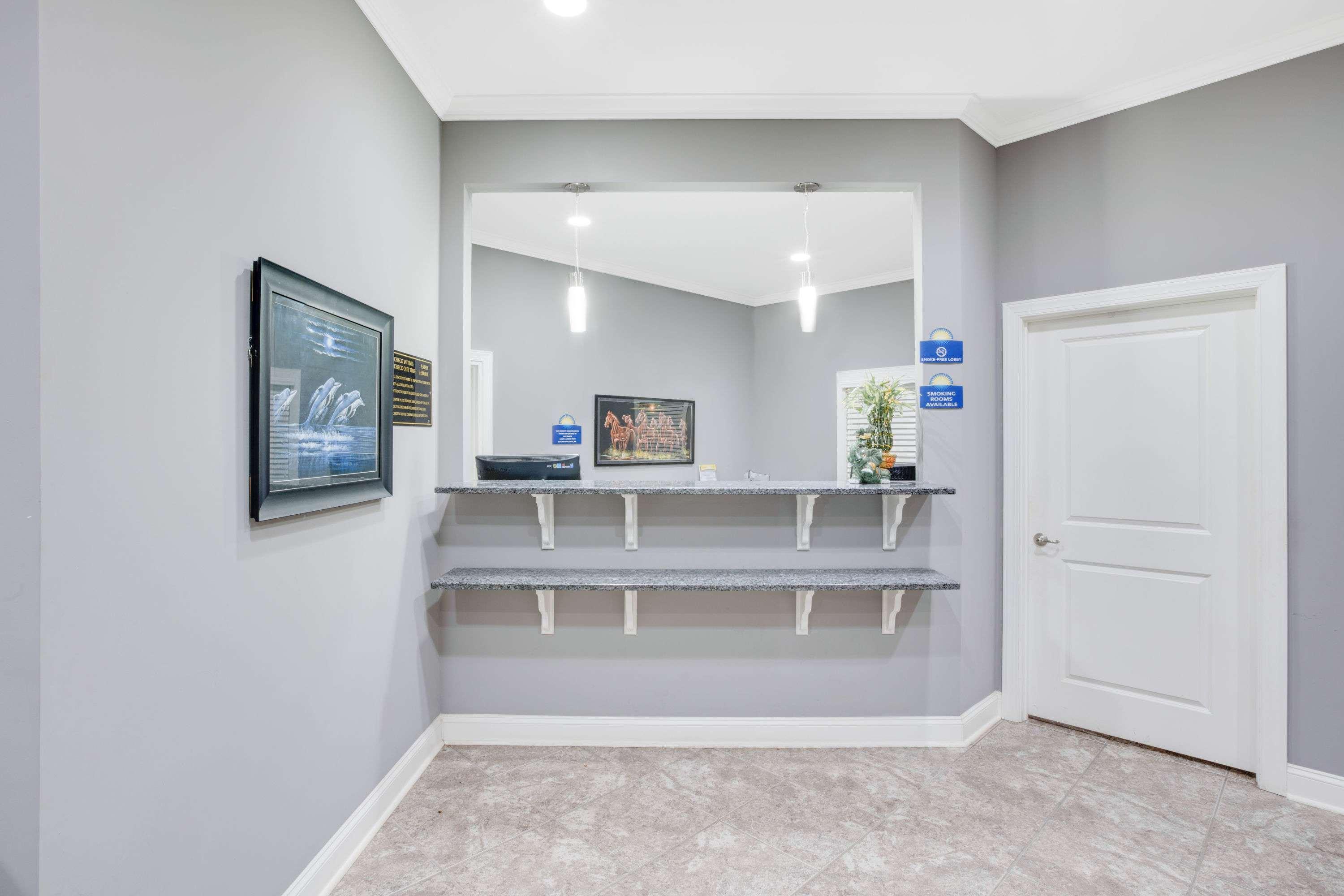 Columbus Inn And Suites 외부 사진