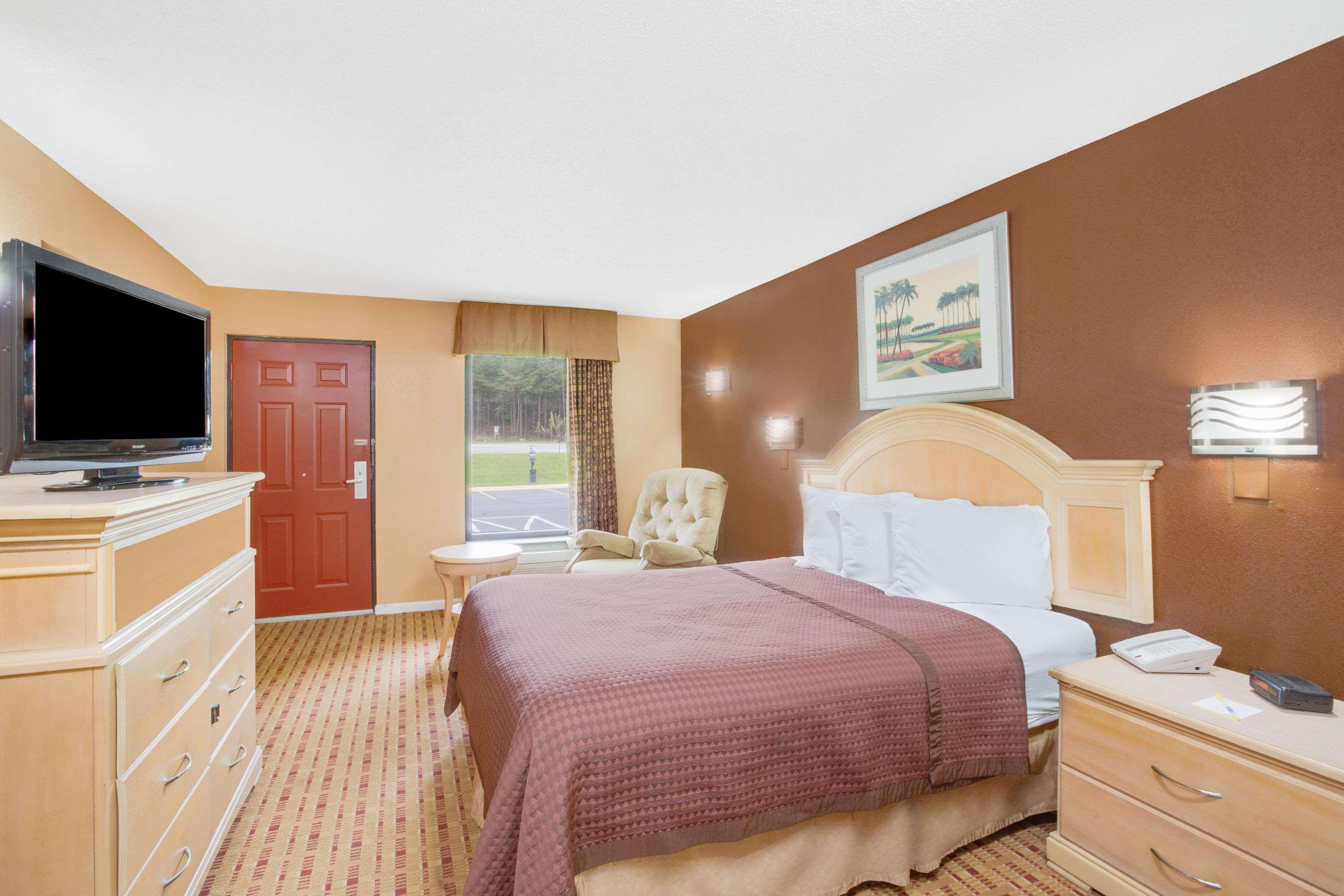 Columbus Inn And Suites 외부 사진