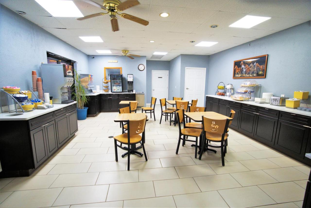 Columbus Inn And Suites 외부 사진