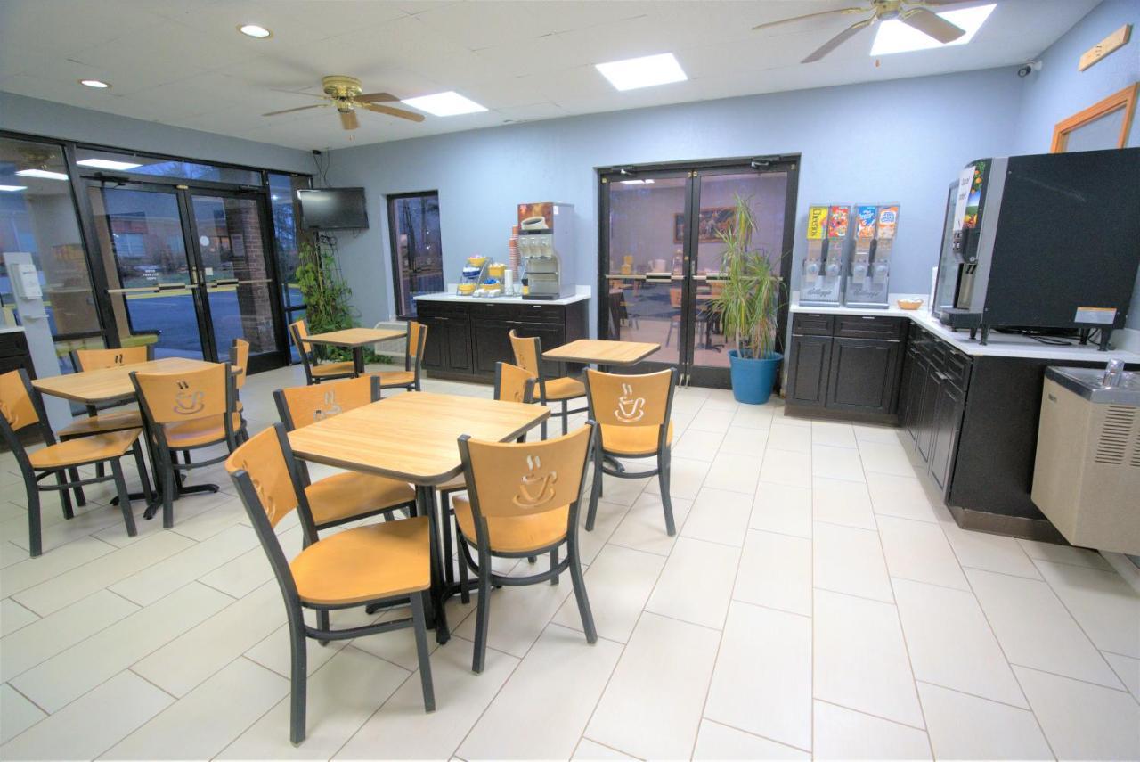 Columbus Inn And Suites 외부 사진