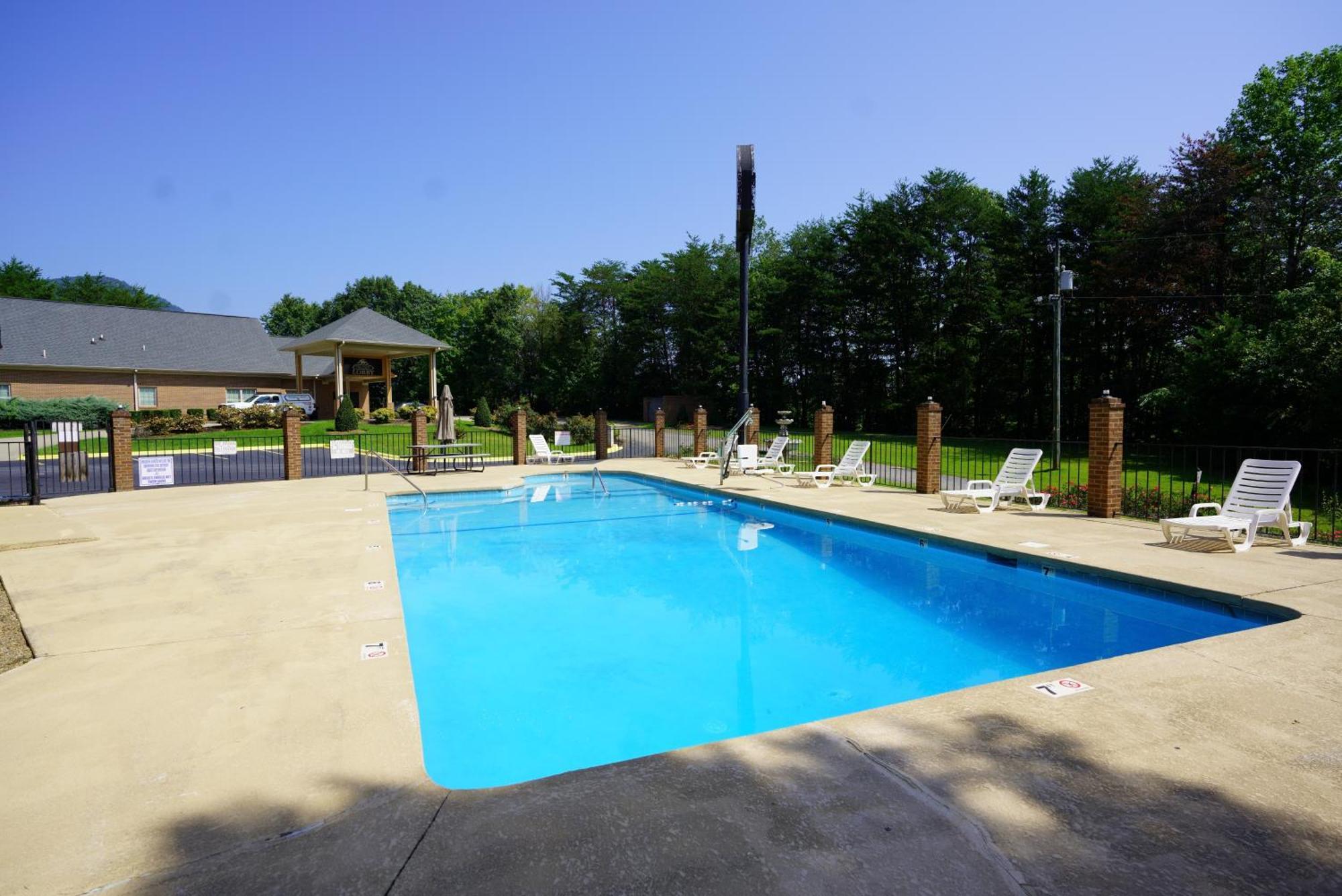Columbus Inn And Suites 외부 사진