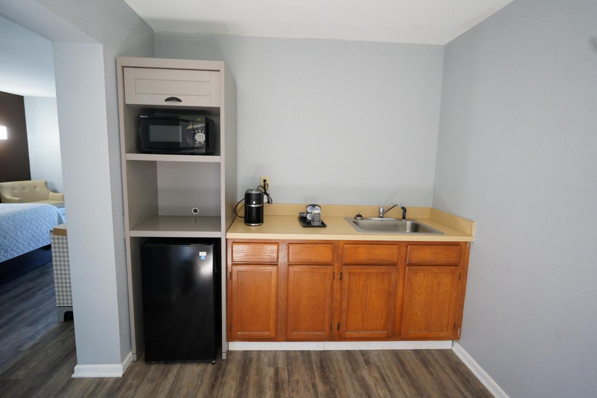 Columbus Inn And Suites 외부 사진