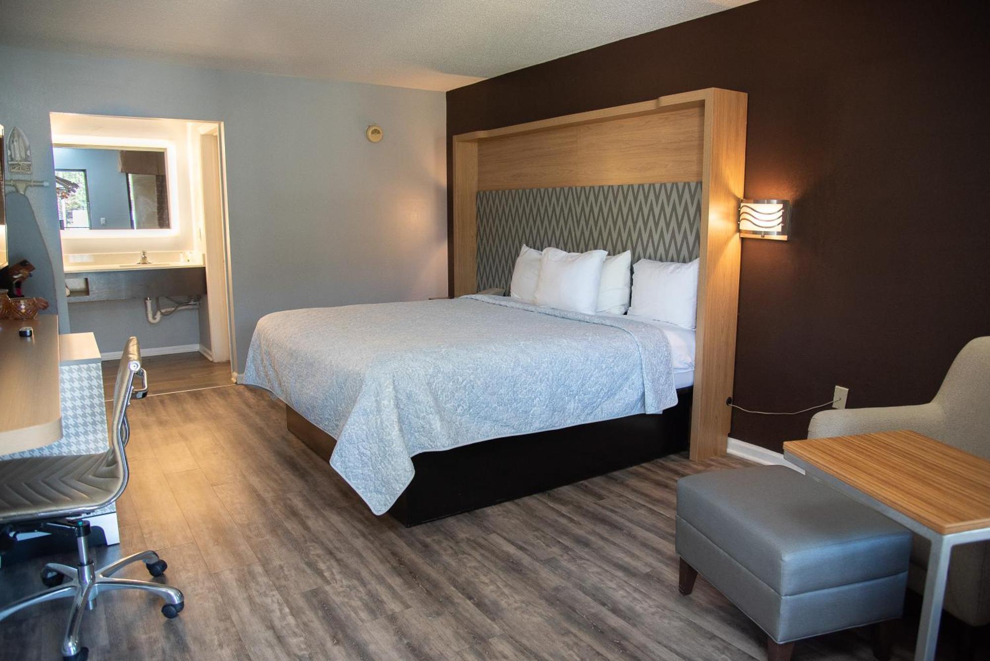 Columbus Inn And Suites 외부 사진