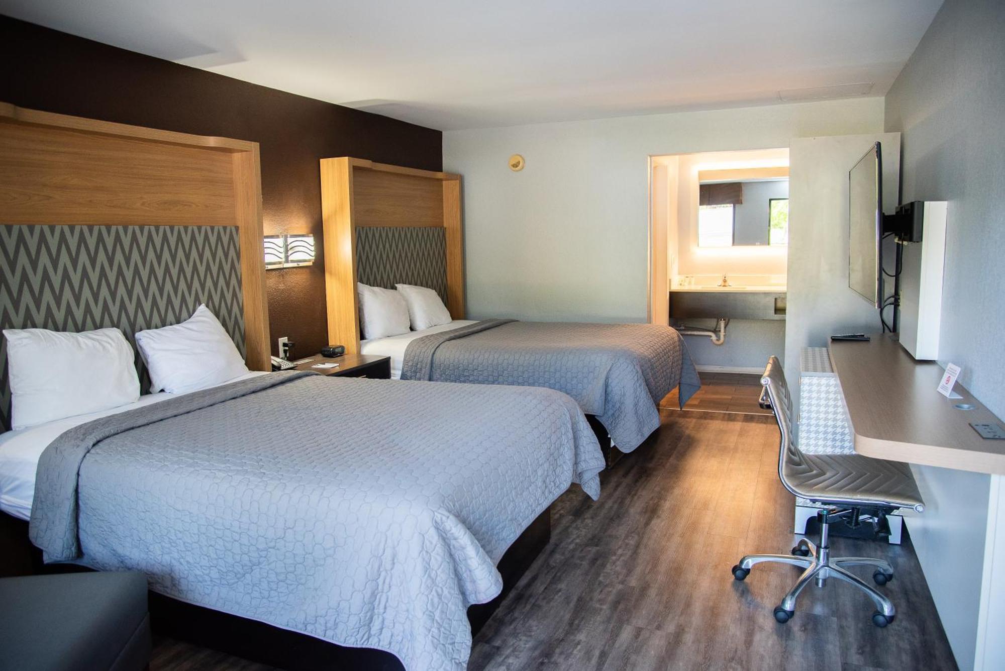 Columbus Inn And Suites 외부 사진
