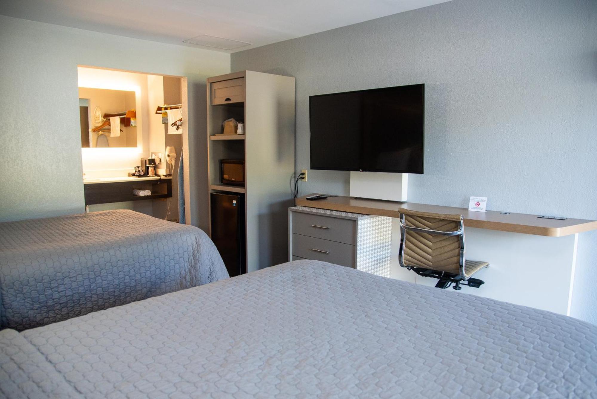 Columbus Inn And Suites 외부 사진