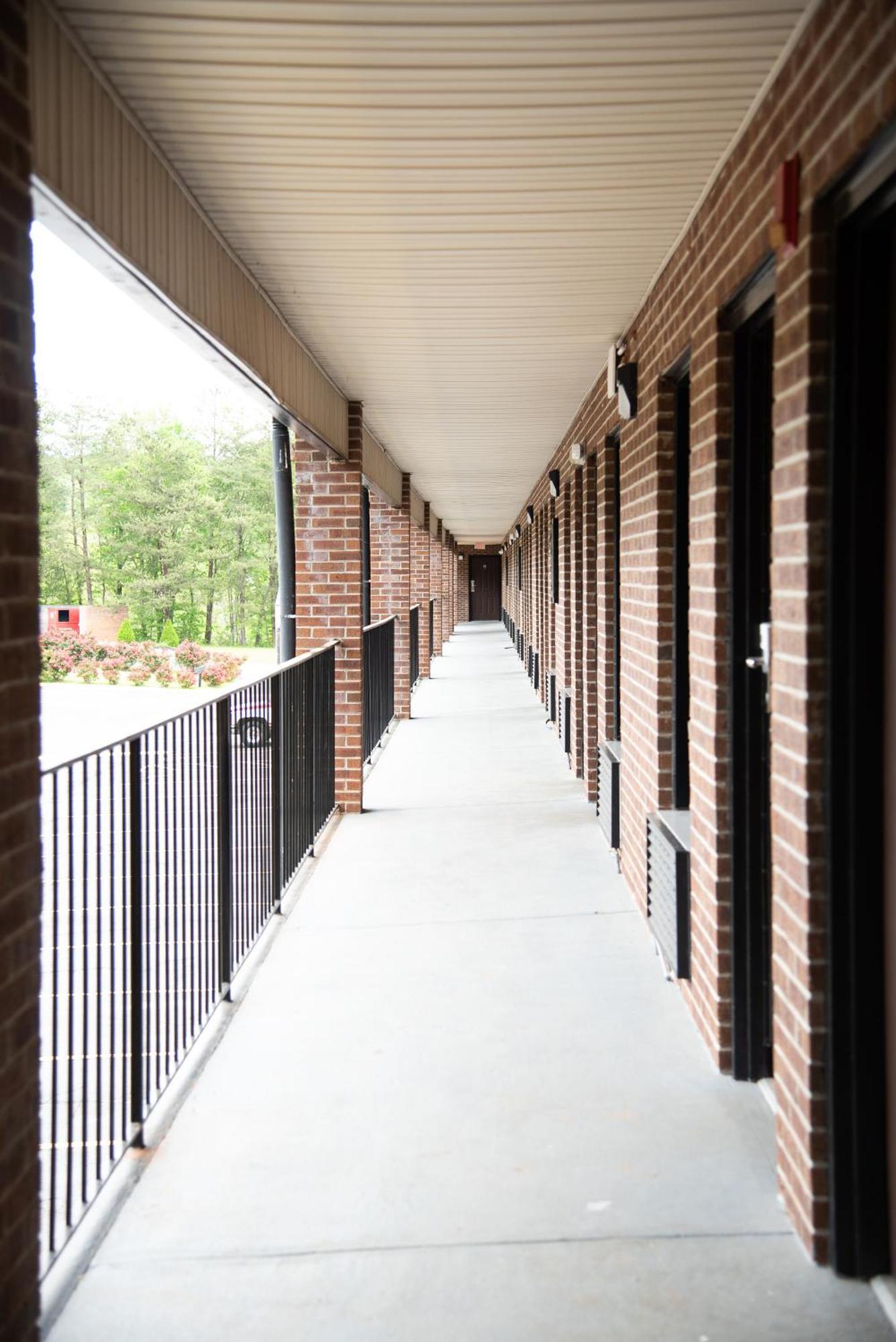 Columbus Inn And Suites 외부 사진