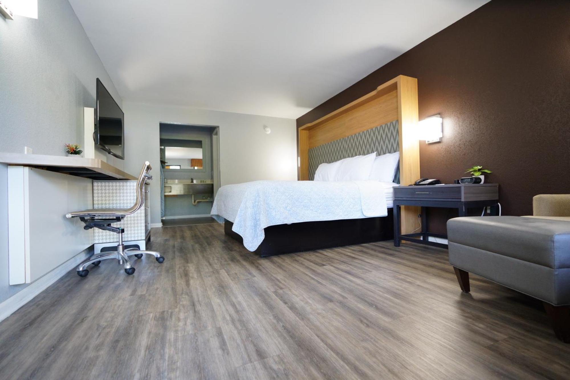 Columbus Inn And Suites 외부 사진