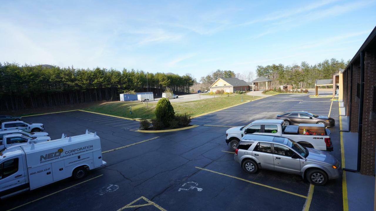 Columbus Inn And Suites 외부 사진